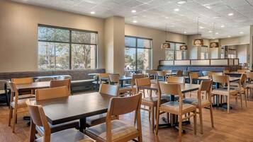 Petit déjeuner buffet compris tous les jours