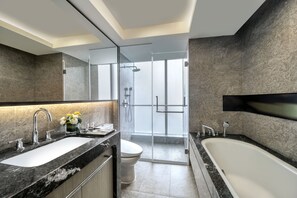 Deluxe Apartment, 2 Bedrooms, Kitchen, City View | Bathroom | Shower, rainfall showerhead, designer toiletries, hair dryer - Ascott IFC Guangzhou (Guangzhou)