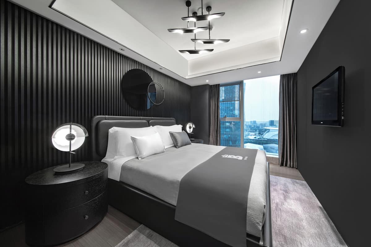 Executive appartement, 3 slaapkamers, keuken, uitzicht op stad | Luxe beddengoed, donzen dekbedden, een kluis op de kamer