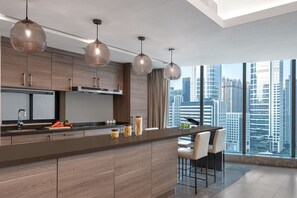 Fridge, microwave, stovetop, dishwasher - Ascott IFC Guangzhou (Guangzhou)