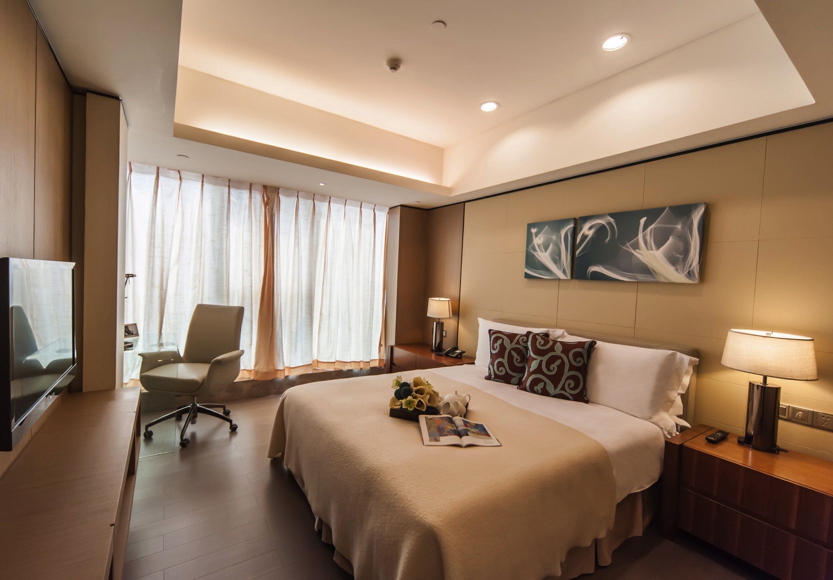 Premium bedding, down comforters, in-room safe, individually furnished