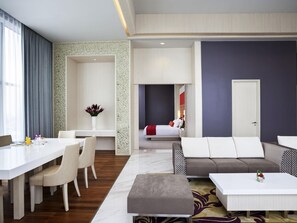 Suite (Penthouse) | In-room safe, desk, laptop workspace, blackout drapes - Grand Mercure Jakarta Harmoni (Jakarta)