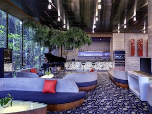 2 bars/lounges, lobby lounge, piano bar
