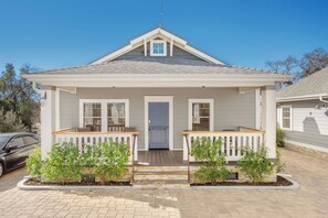 Front of property - Polo House and Bungalows (Santa Ynez)