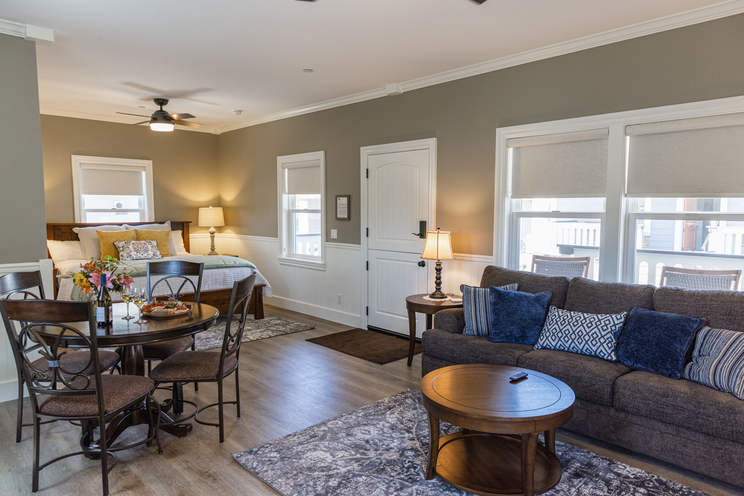 Faraday | Egyptian cotton sheets, premium bedding, pillowtop beds, minibar