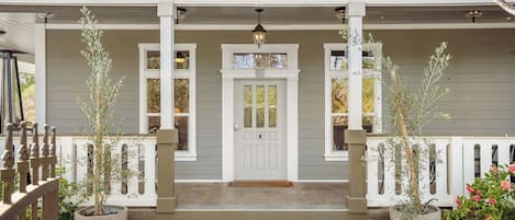 Fachada de la propiedad