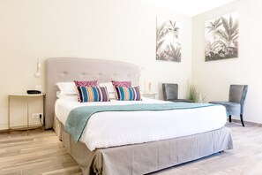 Luxury Suite, 1 Queen Bed, Private Pool | Minibar, in-room safe, desk, blackout curtains - Osteria A Stalla Sischese & Spa (Sisco)