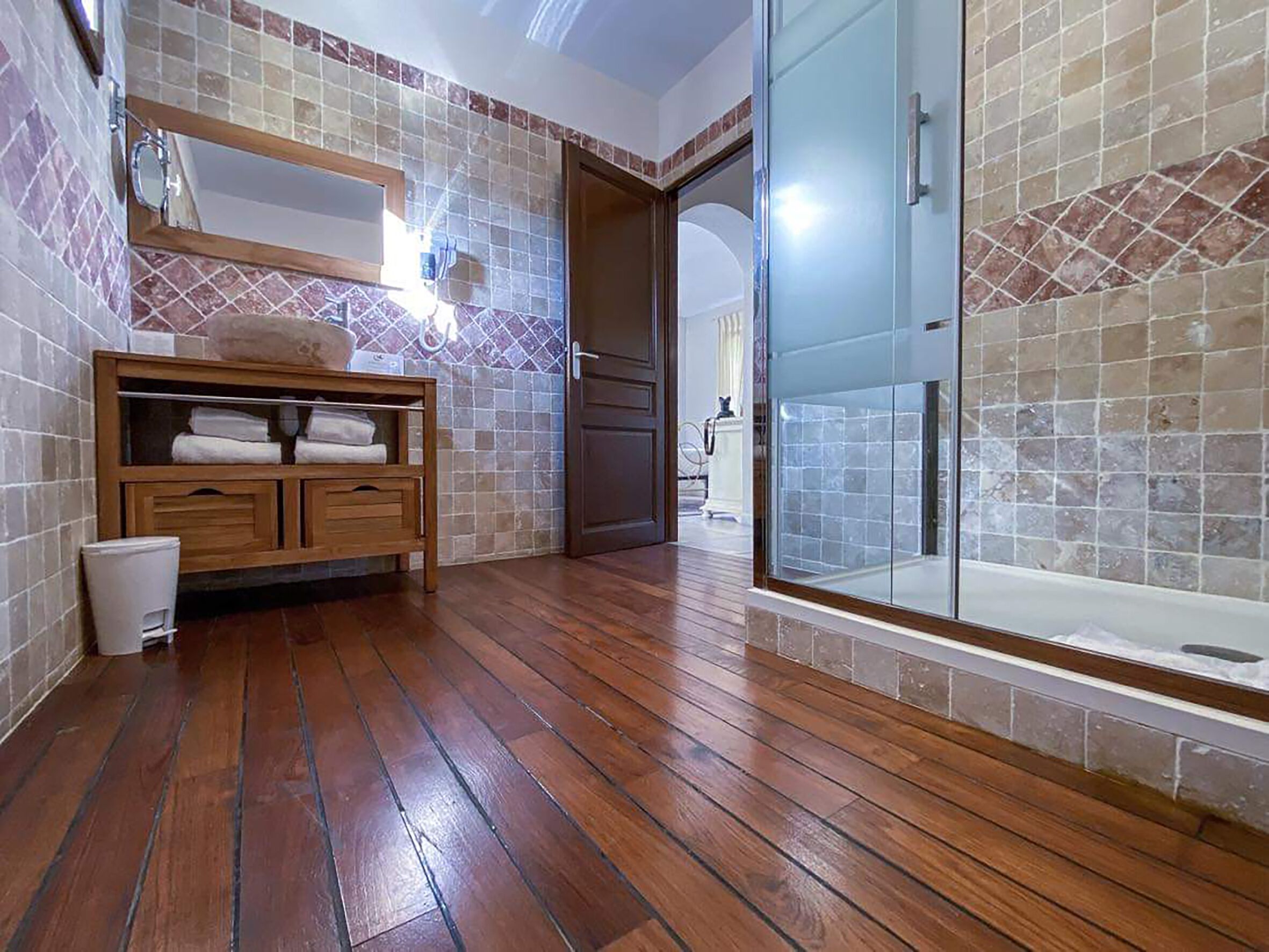 junior suite, terrace | bathroom | free toiletries, hair dryer, towels