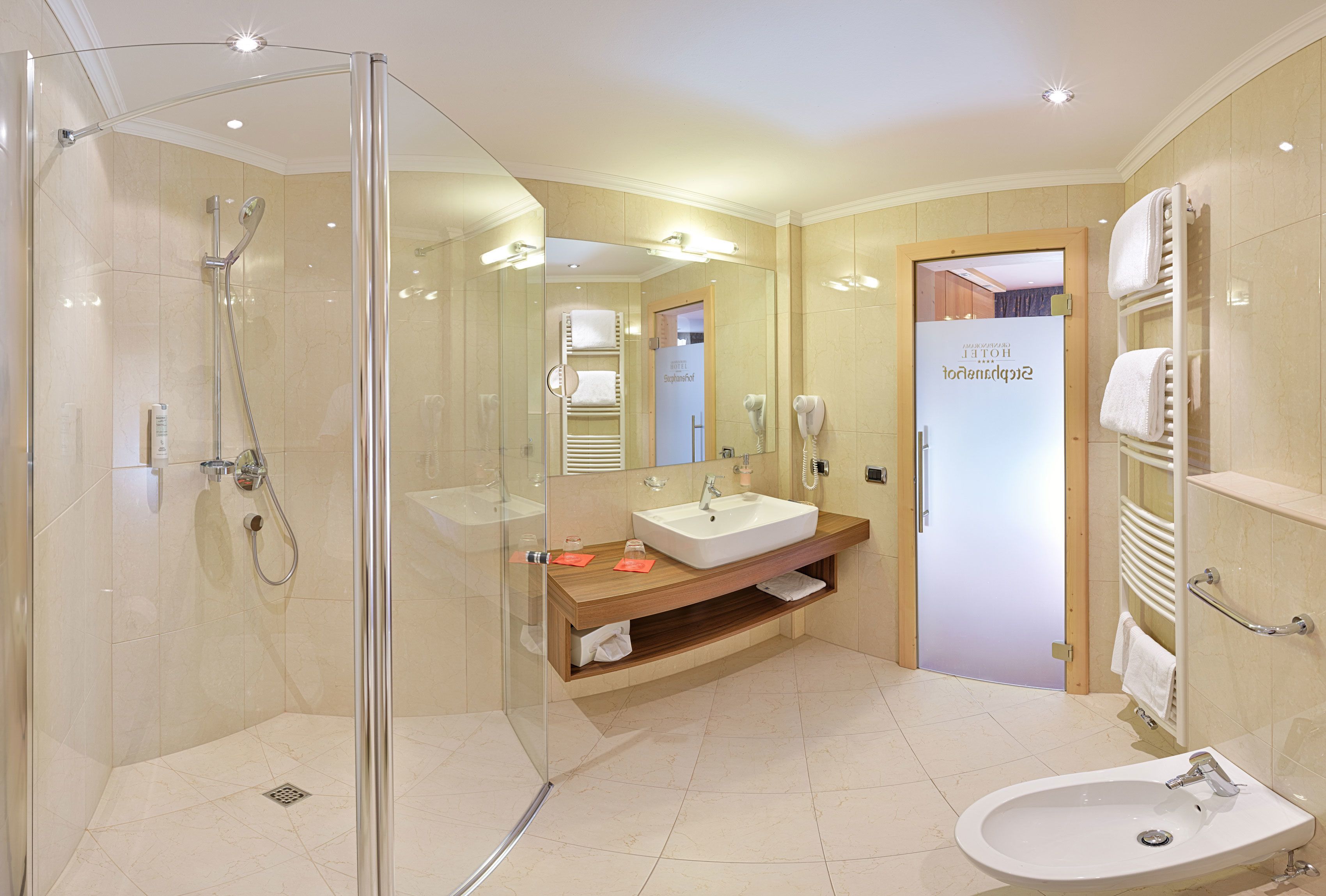 quadruple room, 2 bedrooms, balcony | bathroom | free toiletries, hair dryer, bathrobes, towels