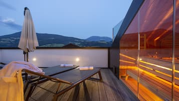 Panoramic Suite, 1 Bedroom, Hot Tub, Mountain View