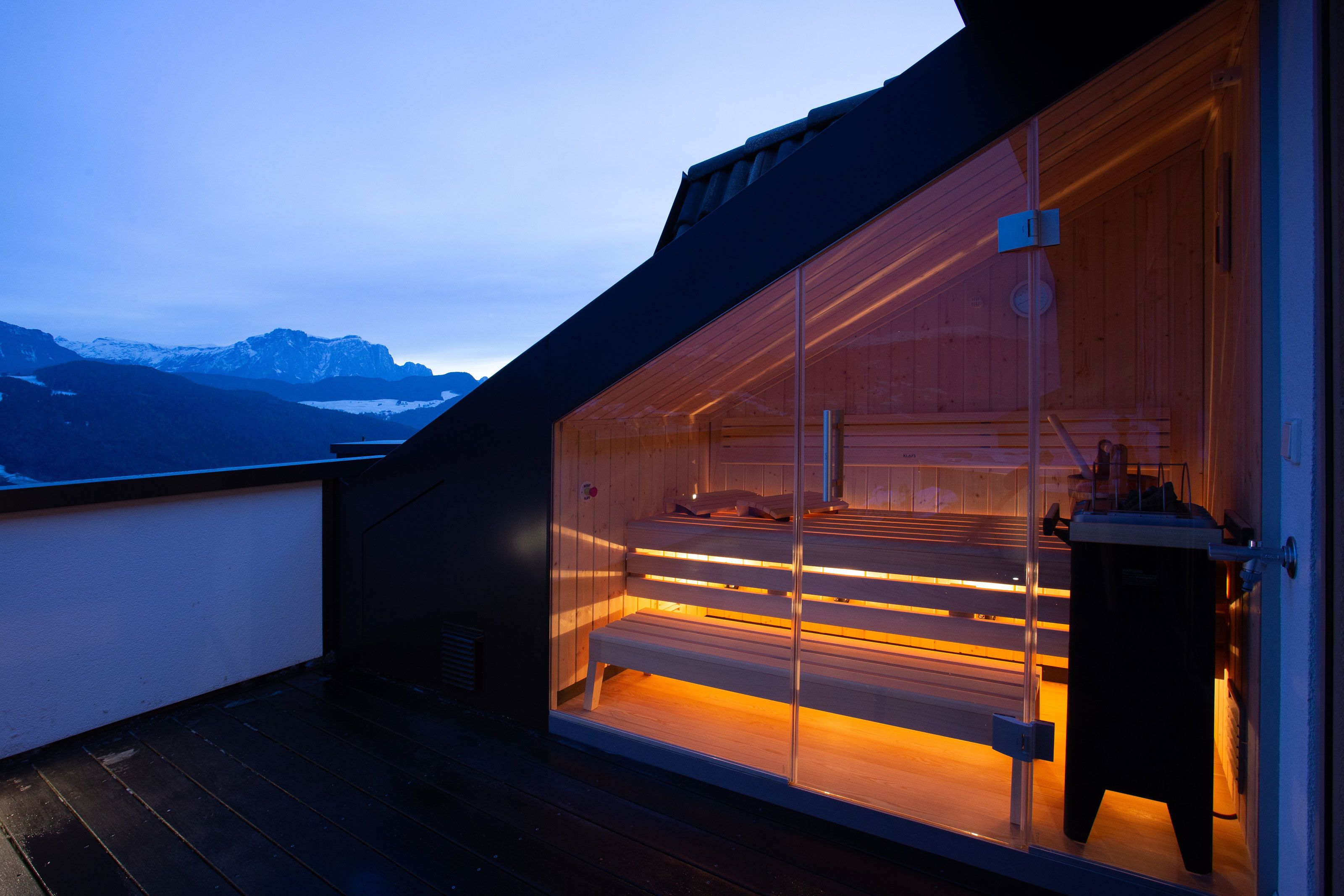 panoramic suite, 1 bedroom, hot tub, mountain view | terrace/patio