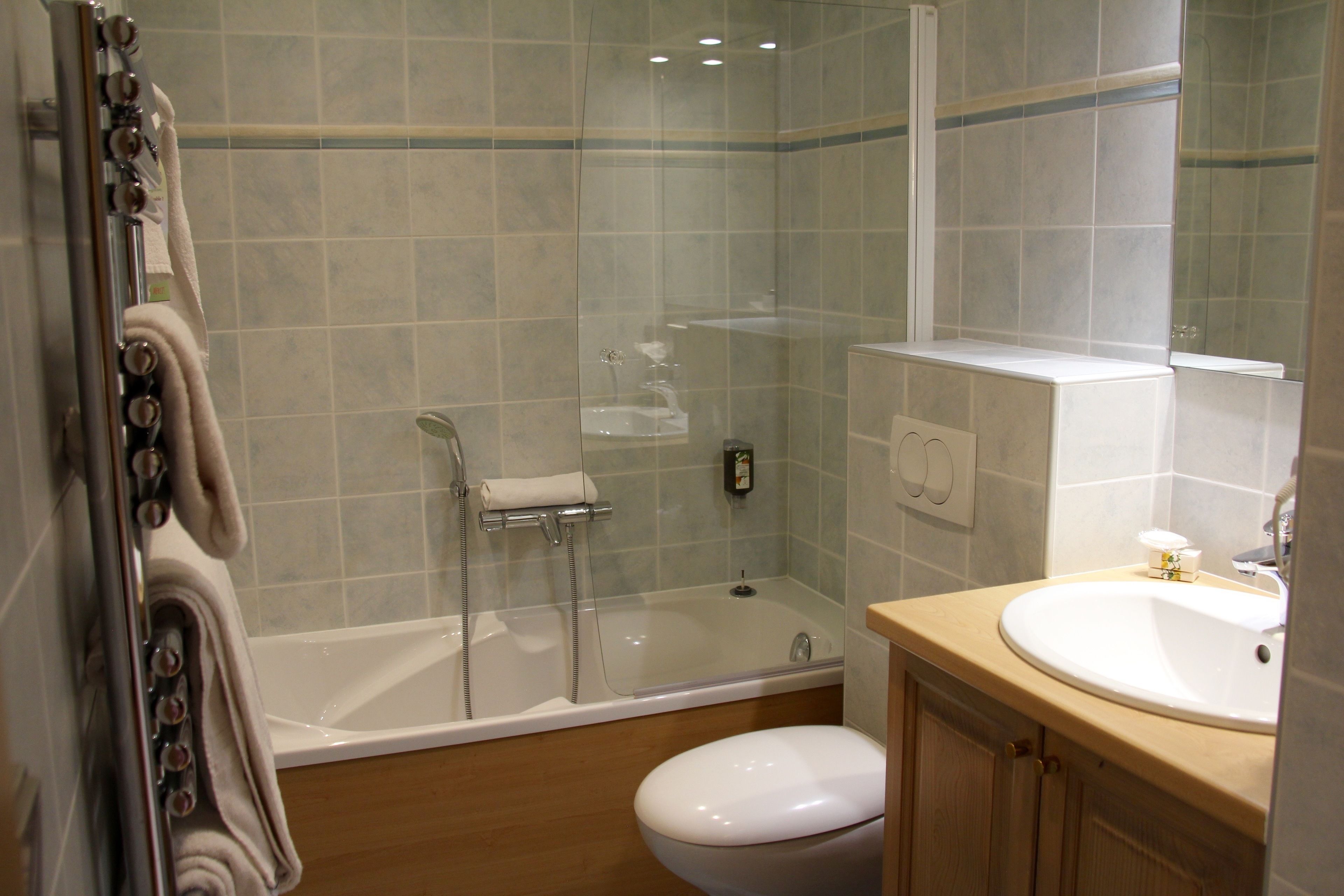 comfort double room | bathroom sink