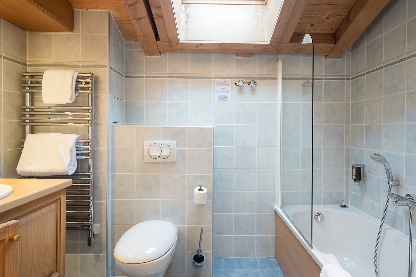 family quadruple room | bathroom | eco-friendly toiletries, hair dryer, towels