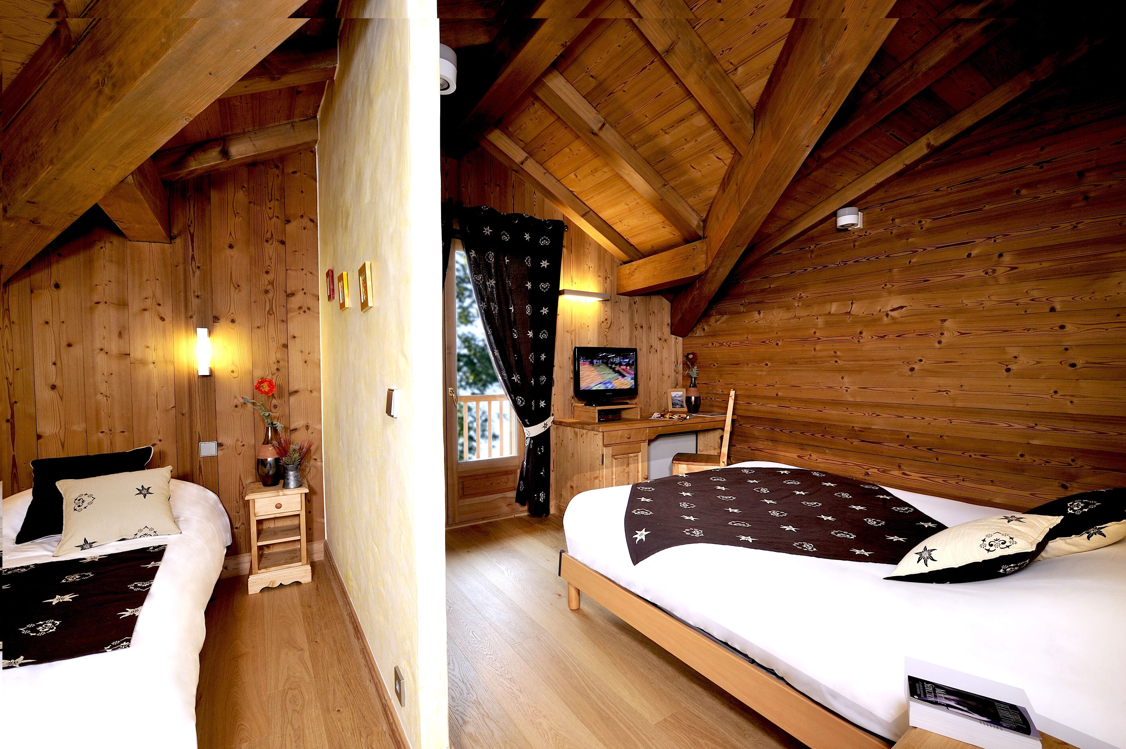 triple room | in-room safe, desk, laptop workspace, blackout curtains