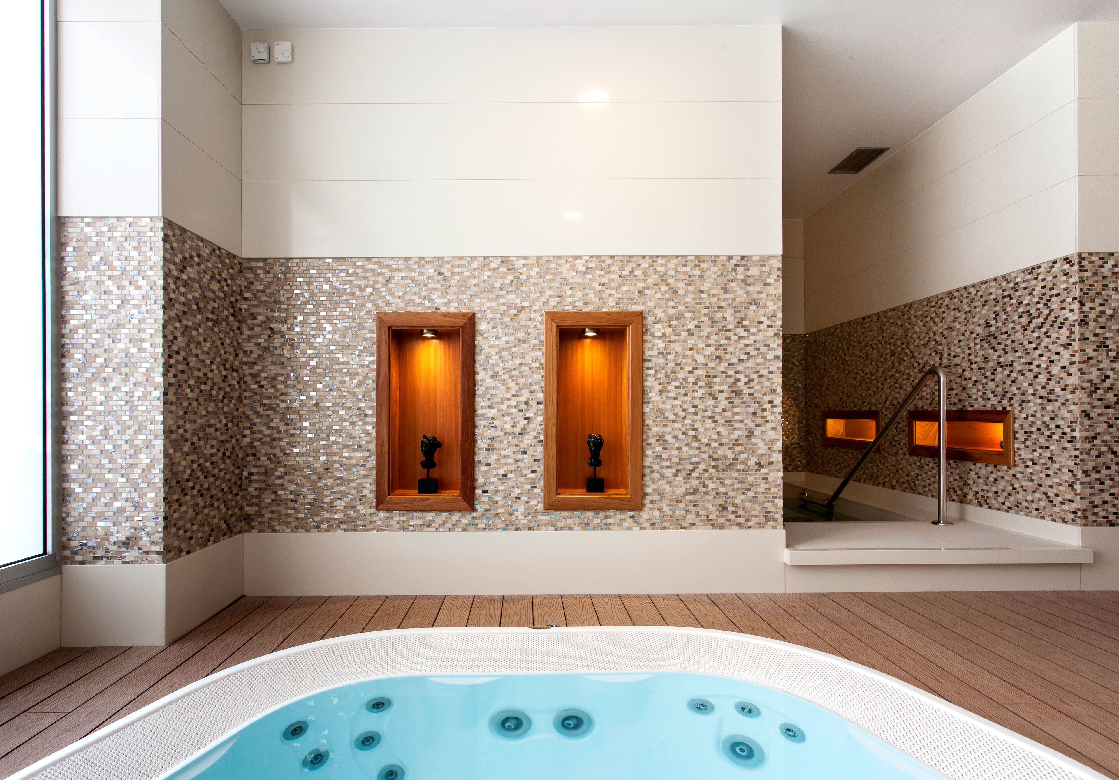 couples treatment room(s), sauna, hot tub, steam room
