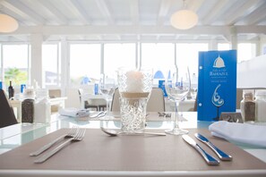 Breakfast, lunch, dinner served; Mediterranean cuisine - Bahiazul Resort Fuerteventura (La Oliva)