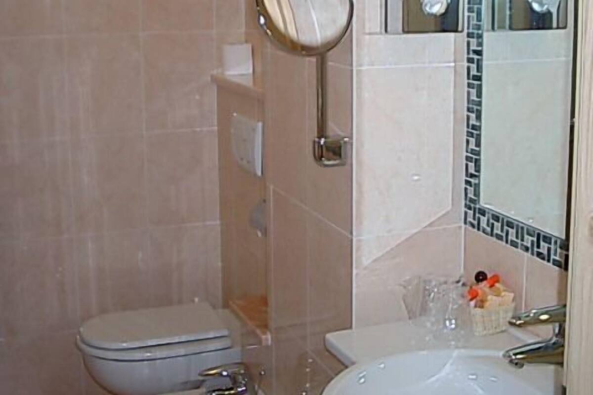 Comfort Double Room (Top) | Bathroom