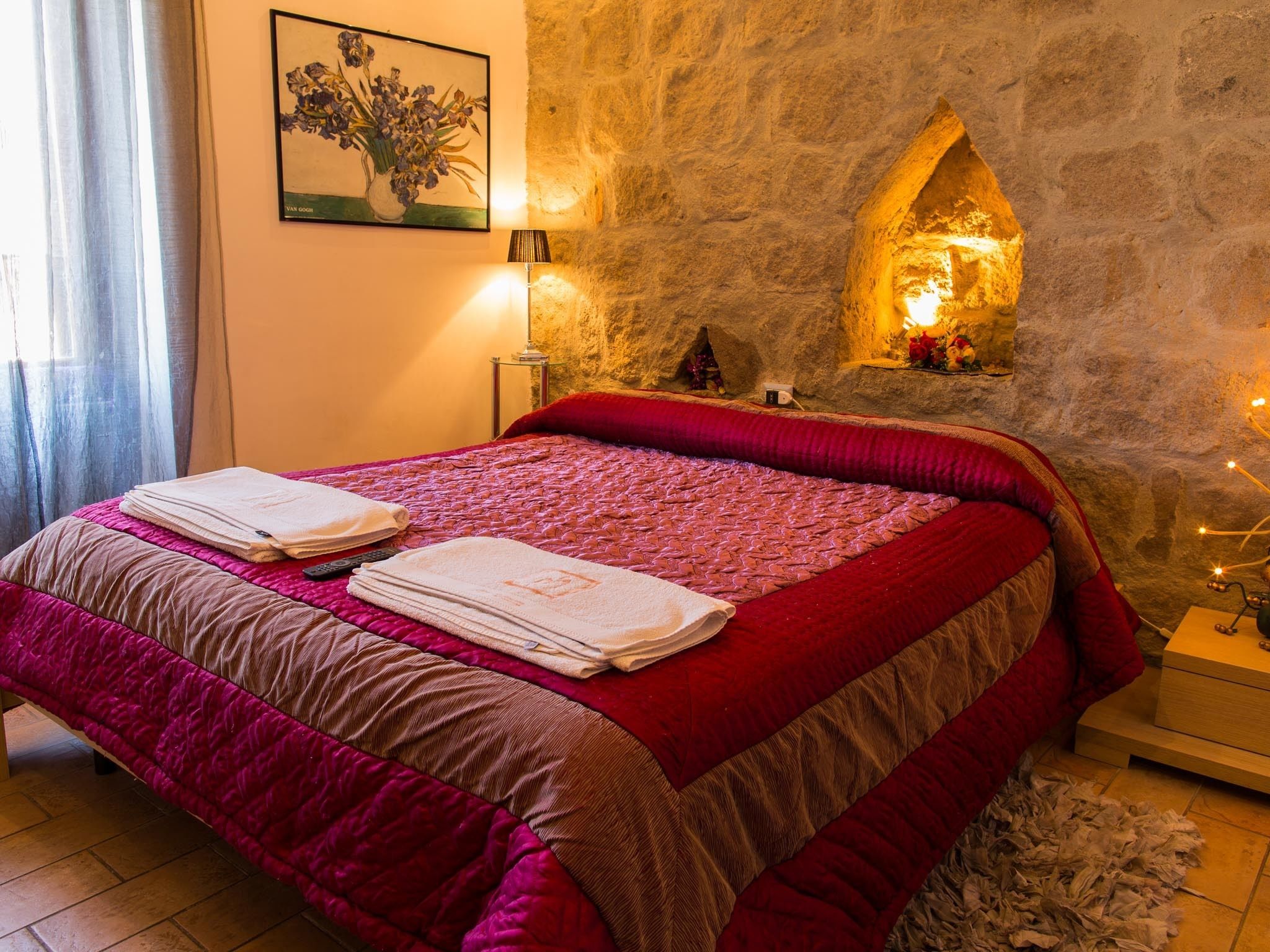 Premium bedding, in-room safe, cots/infant beds, free WiFi