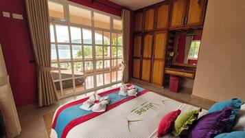 Apartment, 2 Bedrooms, Sea View | 1 bedroom, minibar, in-room safe, iron/ironing board