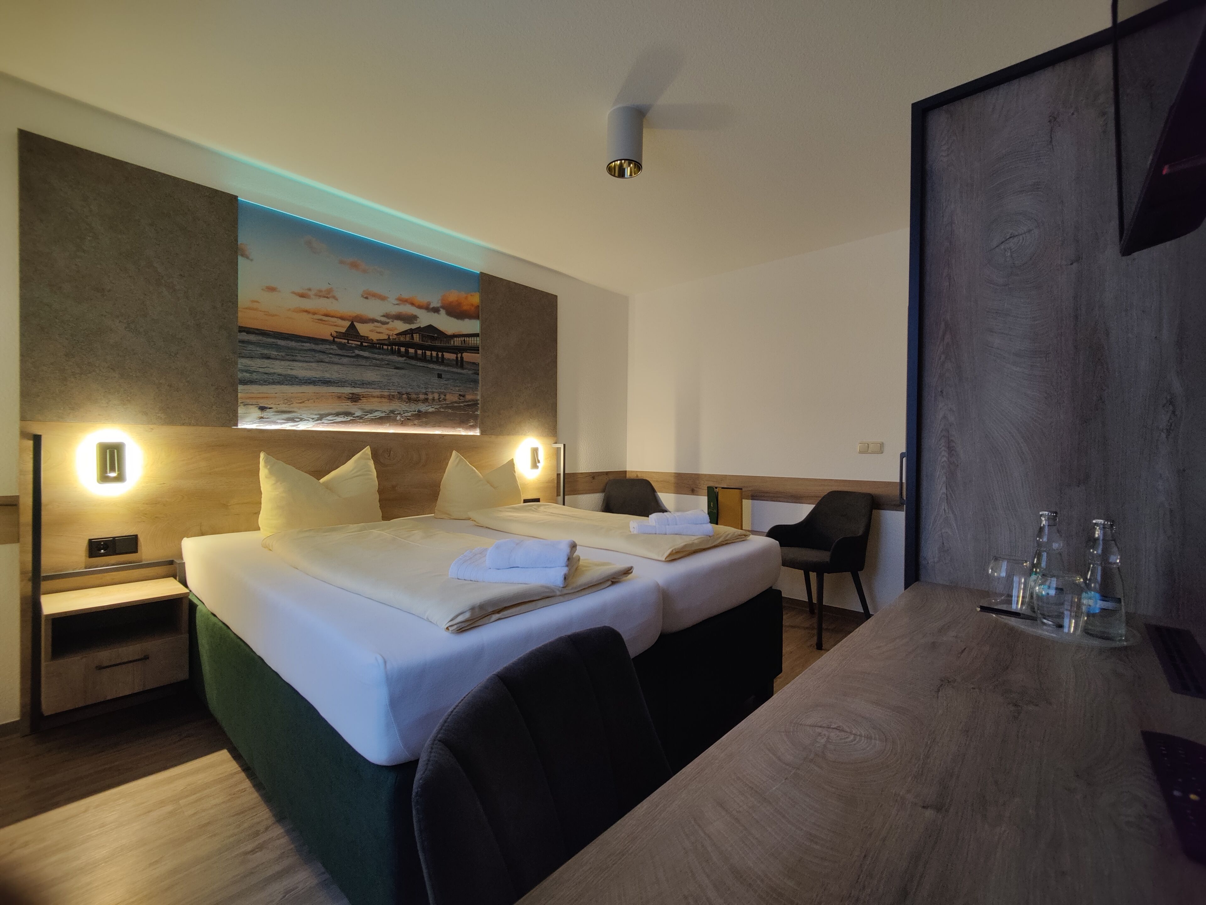 Ropa de cama de alta calidad, minibar, escritorio y cortinas blackout 
