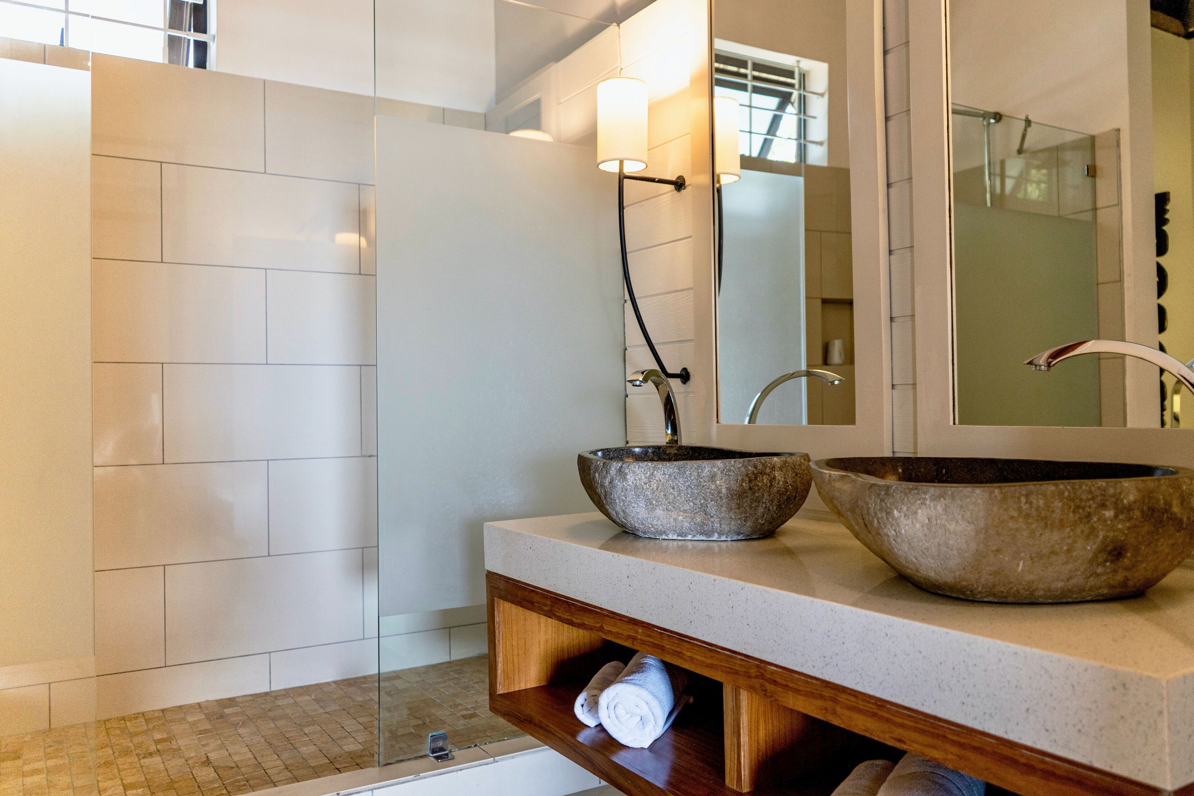 honeymoon suite | bathroom | shower, rainfall showerhead, free toiletries, hair dryer