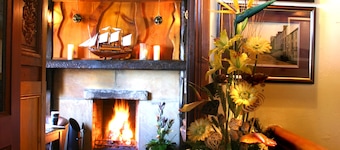 Maddens Bridge Bar & Guesthouse