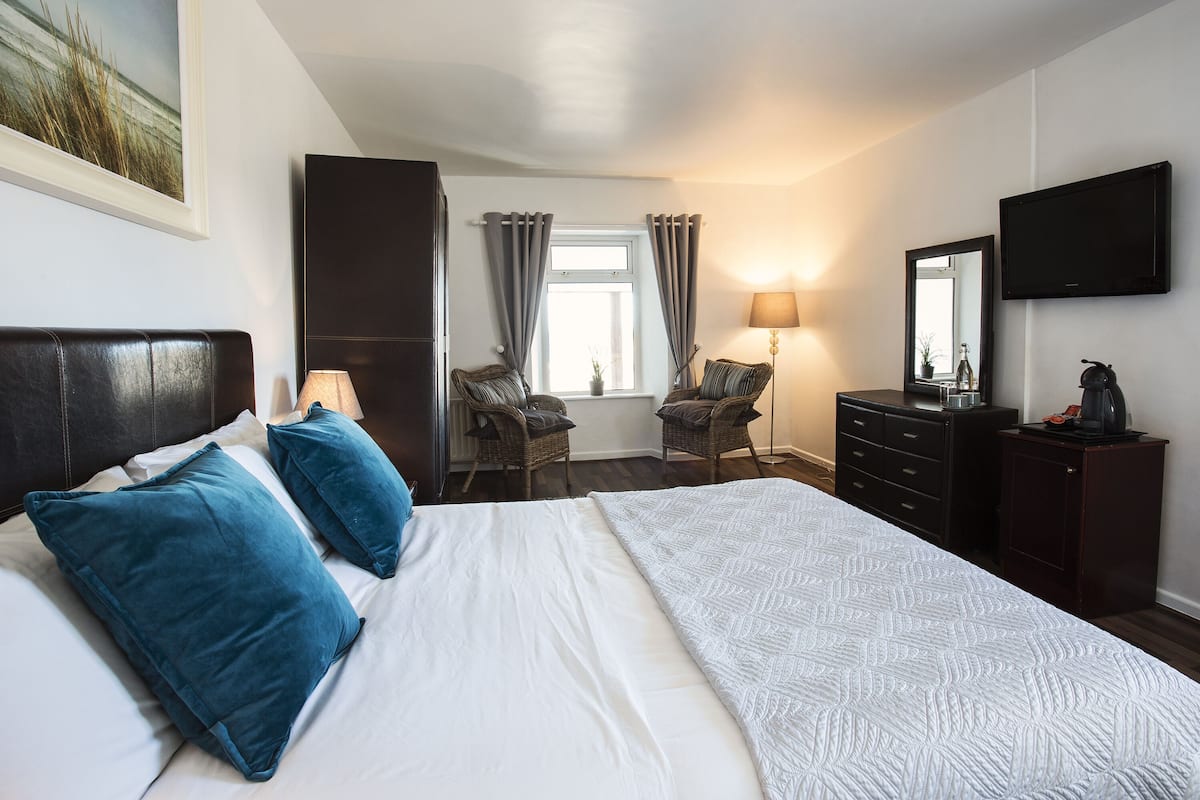 Basic Double Room, 1 Double Bed, Sea View | Desk, iron/ironing board, free WiFi, bed sheets