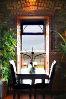 Café da manhã completo mediante uma taxa nos fins de semana