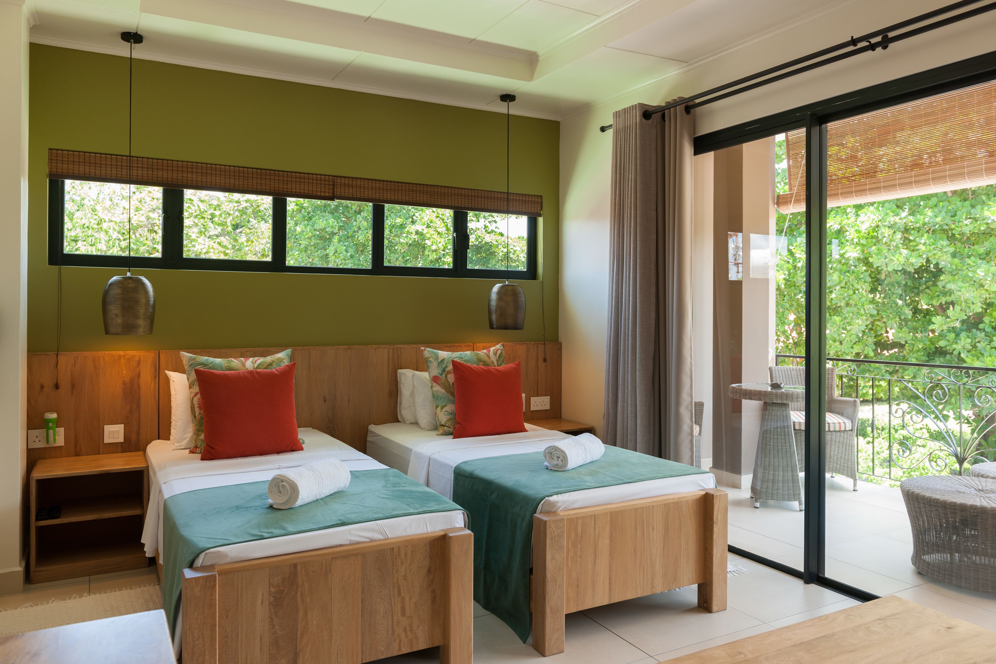 1 bedroom, premium bedding, minibar, in-room safe