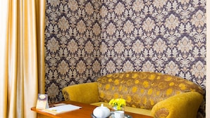 Standard Double Room | Living area | Plasma TV - Apart Hotel Clumba (Odesa)