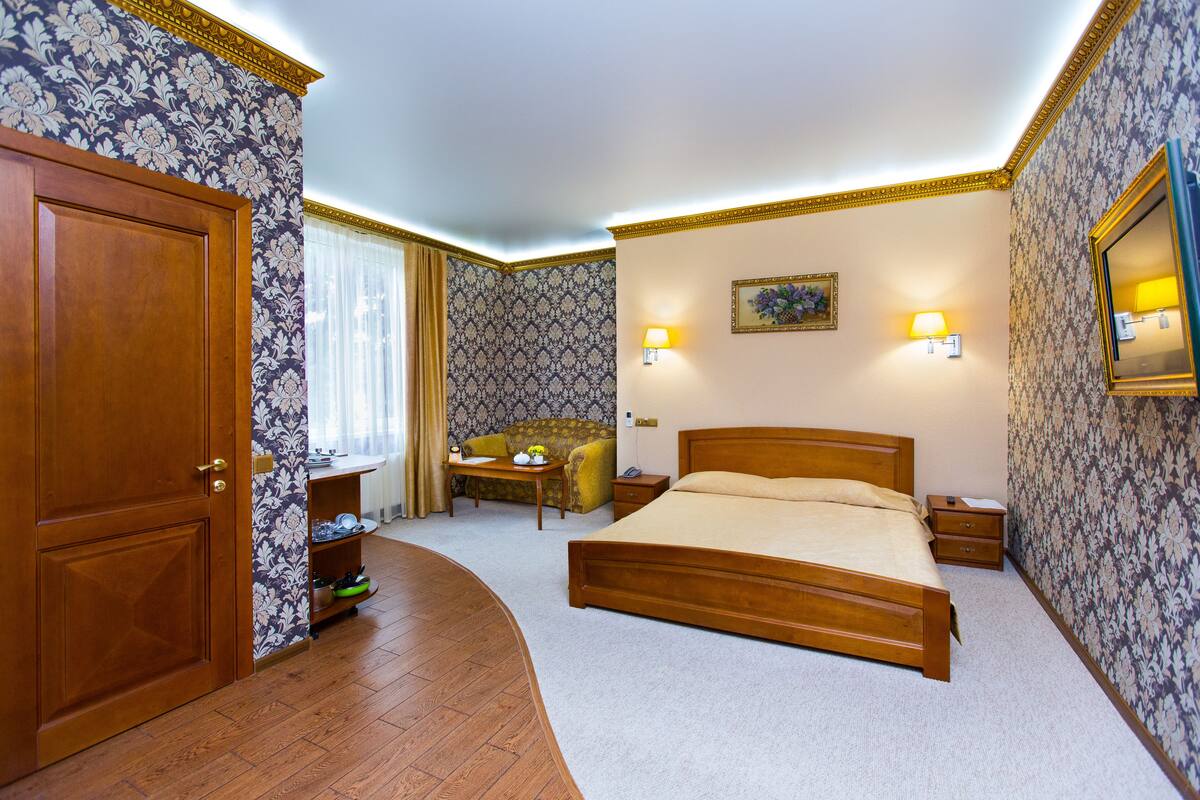 Ropa de cama de alta calidad y minibar 