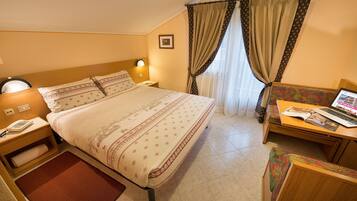 Double Room | In-room safe, desk, blackout curtains, soundproofing