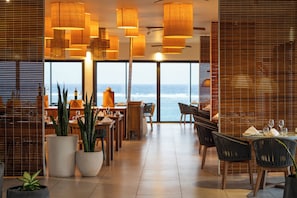 International cuisine, sea views - Constance Tekoma. Rodrigues (Rodrigues Island)