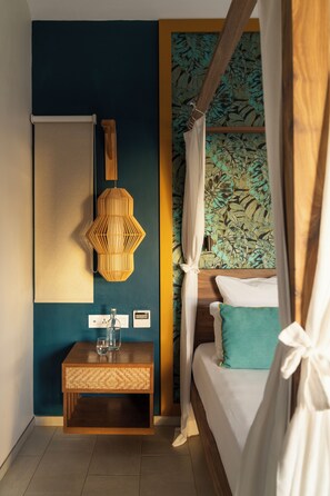 Ropa de cama de alta calidad y minibar 