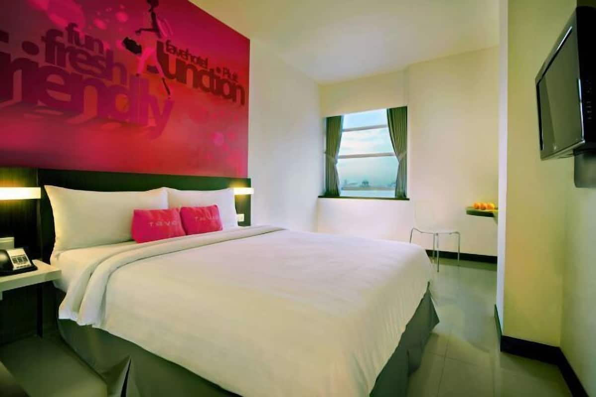 Minibar, in-room safe, desk, rollaway beds