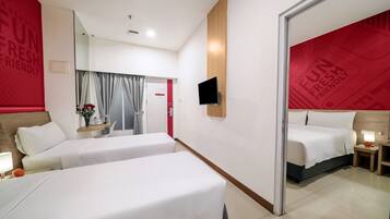 Standard Room | Minibar, in-room safe, desk, rollaway beds