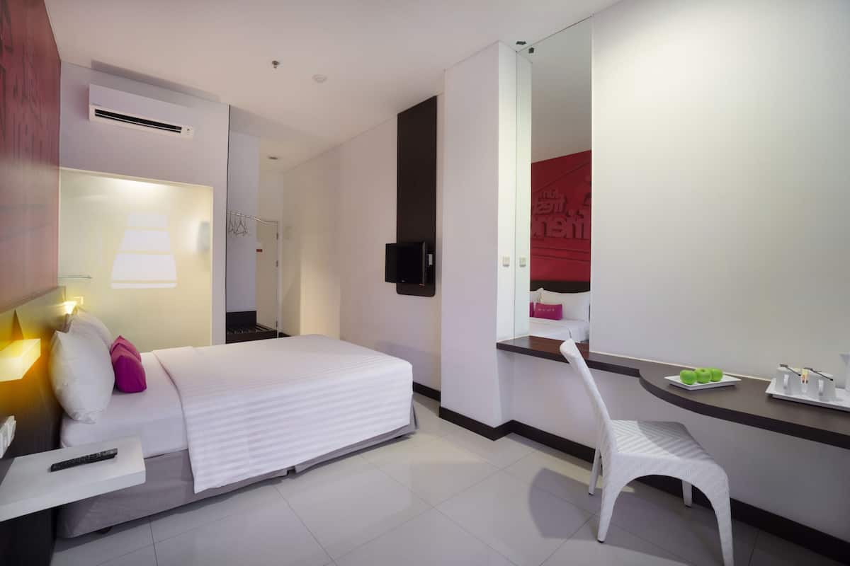 Minibar, in-room safe, desk, rollaway beds