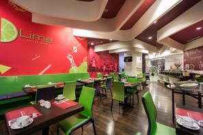 Restaurant - favehotel Pluit Junction (Jakarta)