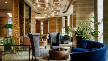 2 restaurants, breakfast, lunch, dinner served; international cuisine