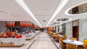 2 間餐廳；供應早餐、午餐和晚餐