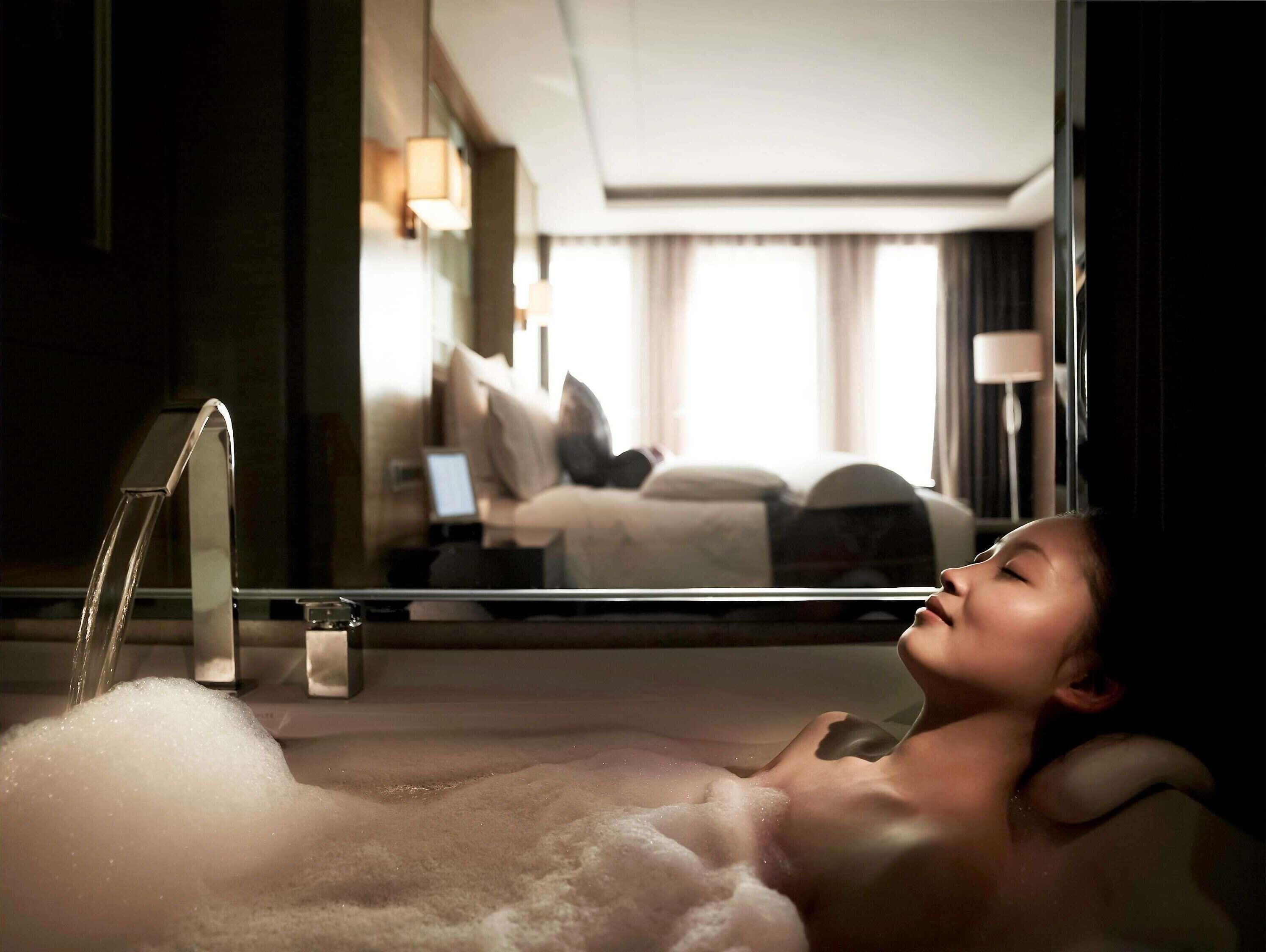 Deluxe Room, 1 King Bed