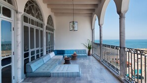 شرفة/رواق