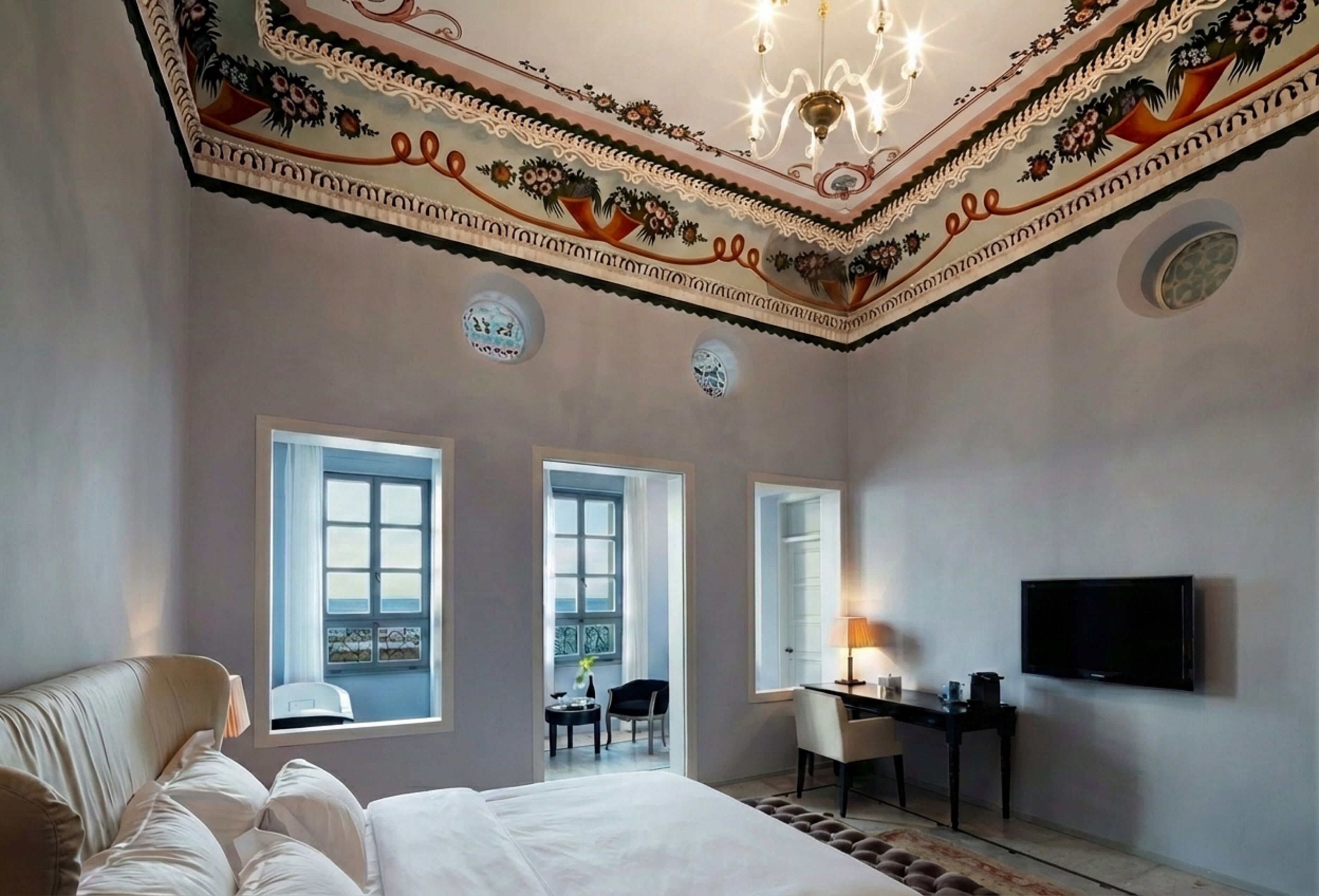 Egyptian cotton sheets, down comforters, free minibar, in-room safe