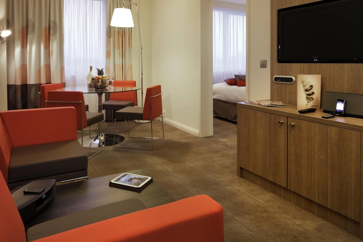 Phòng Suite Executive, 1 giường cỡ king | Bộ đồ giường kháng dị ứng, két bảo mật tại phòng, bàn