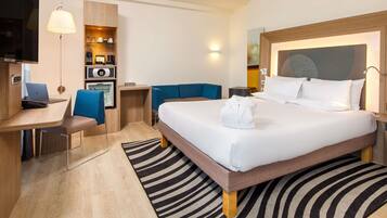 Premium-værelse - 1 queensize-seng - balkon | Allergivenligt sengetøj, pengeskab på værelset, skrivebord