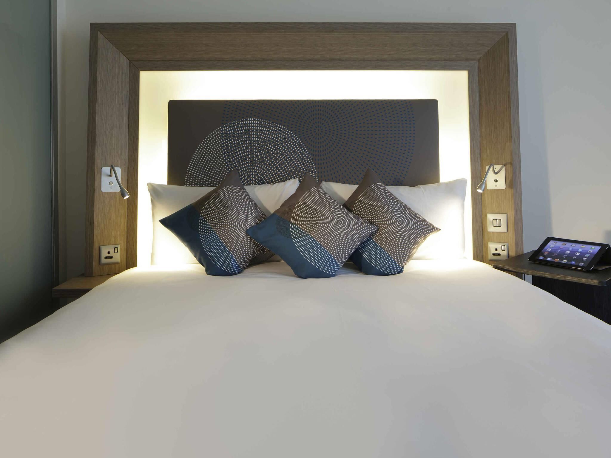 Premium-Zimmer, 1 Queen-Bett (Executive) | Allergikerbettwaren, Zimmersafe, Schreibtisch