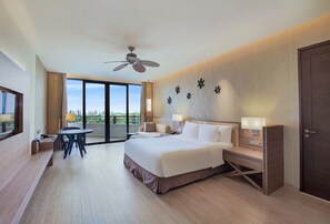 Standard Room, 1 King Bed, Smoking, Sea View
