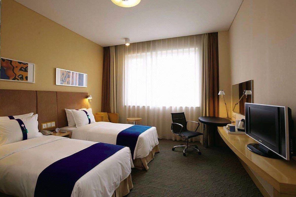 In-room safe, desk, iron/ironing board, free WiFi