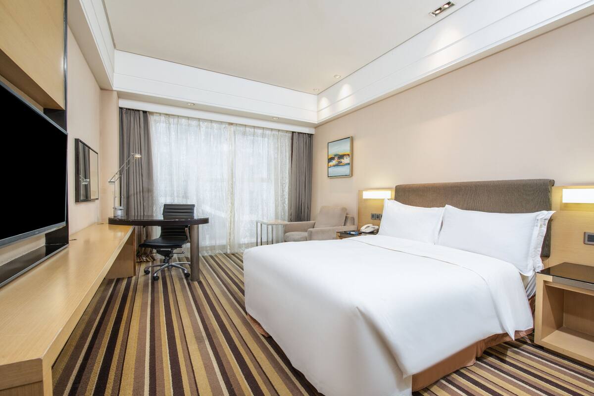 In-room safe, desk, iron/ironing board, WiFi (free)