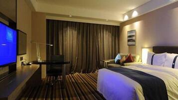 In-room safe, desk, iron/ironing board, free WiFi